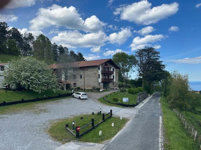 Hotel-Apartamento Rural Atxurra Bermeo Exterior photo